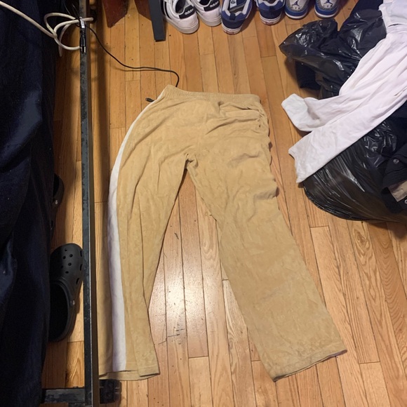 Sentence  from H&M - Picture 2 of 3